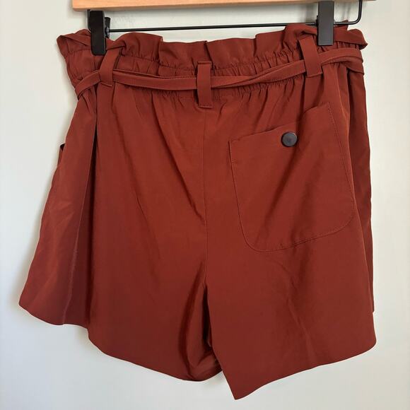 Athleta Skyline Paperbag Lightweight Athelta Short Size 8 - Picture 4 of 5